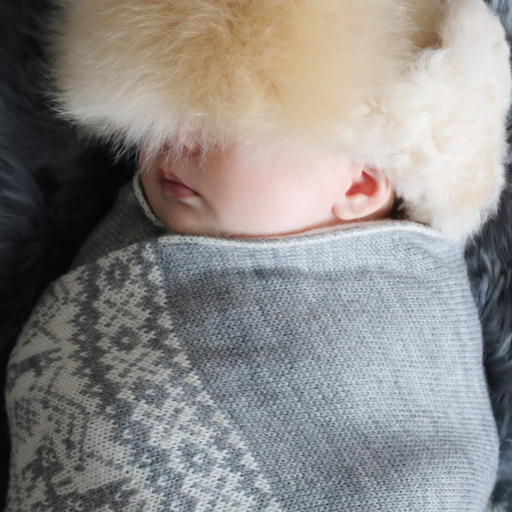 Alpakka Babyteppe med Fair Isle Mønster