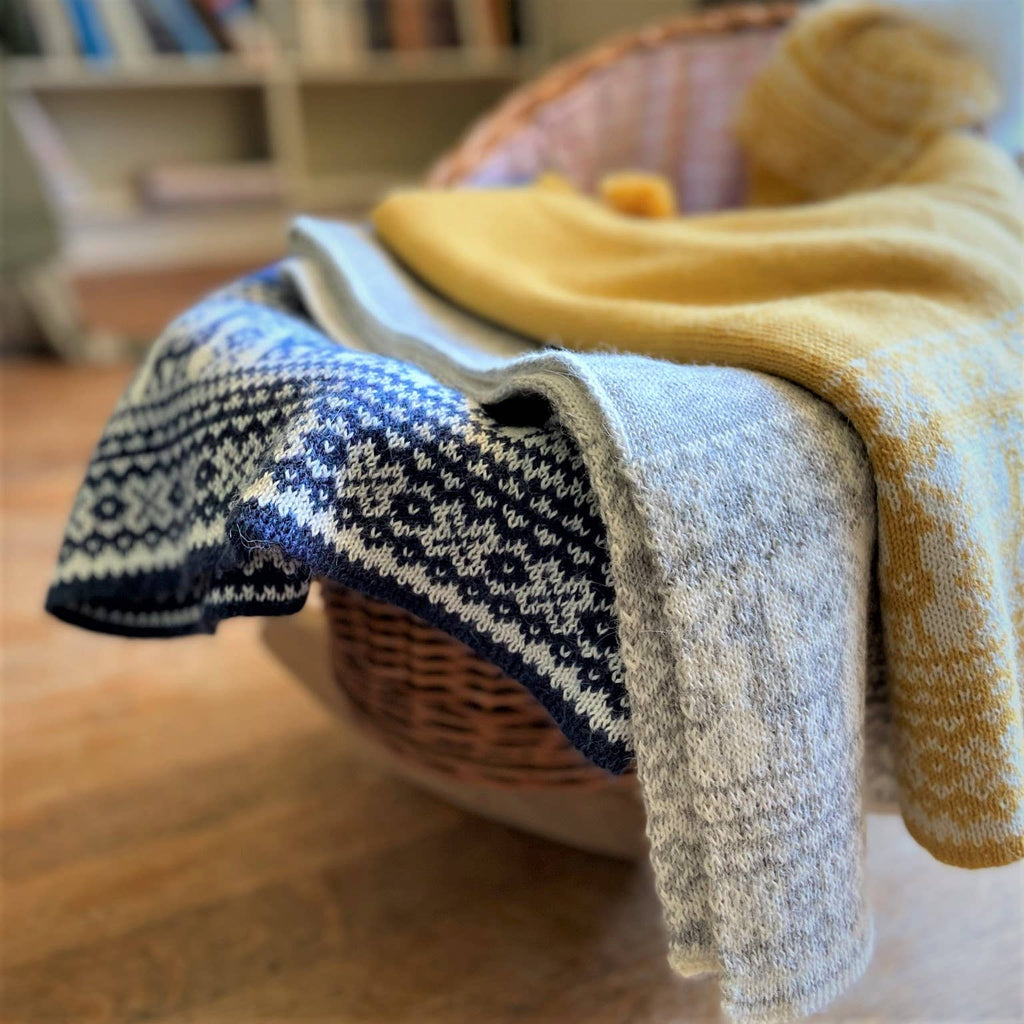 Alpakka Babyteppe med Fair Isle Mønster