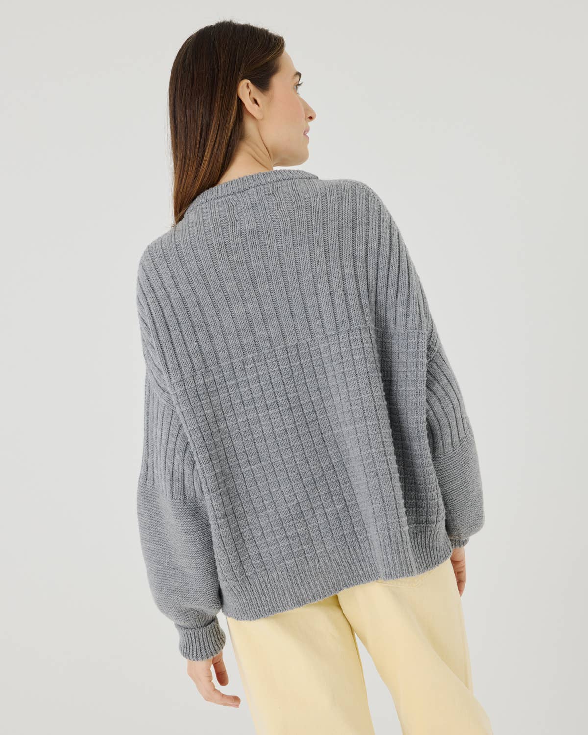 Delčia Genser – 100 % Merinoull, Fog Grey