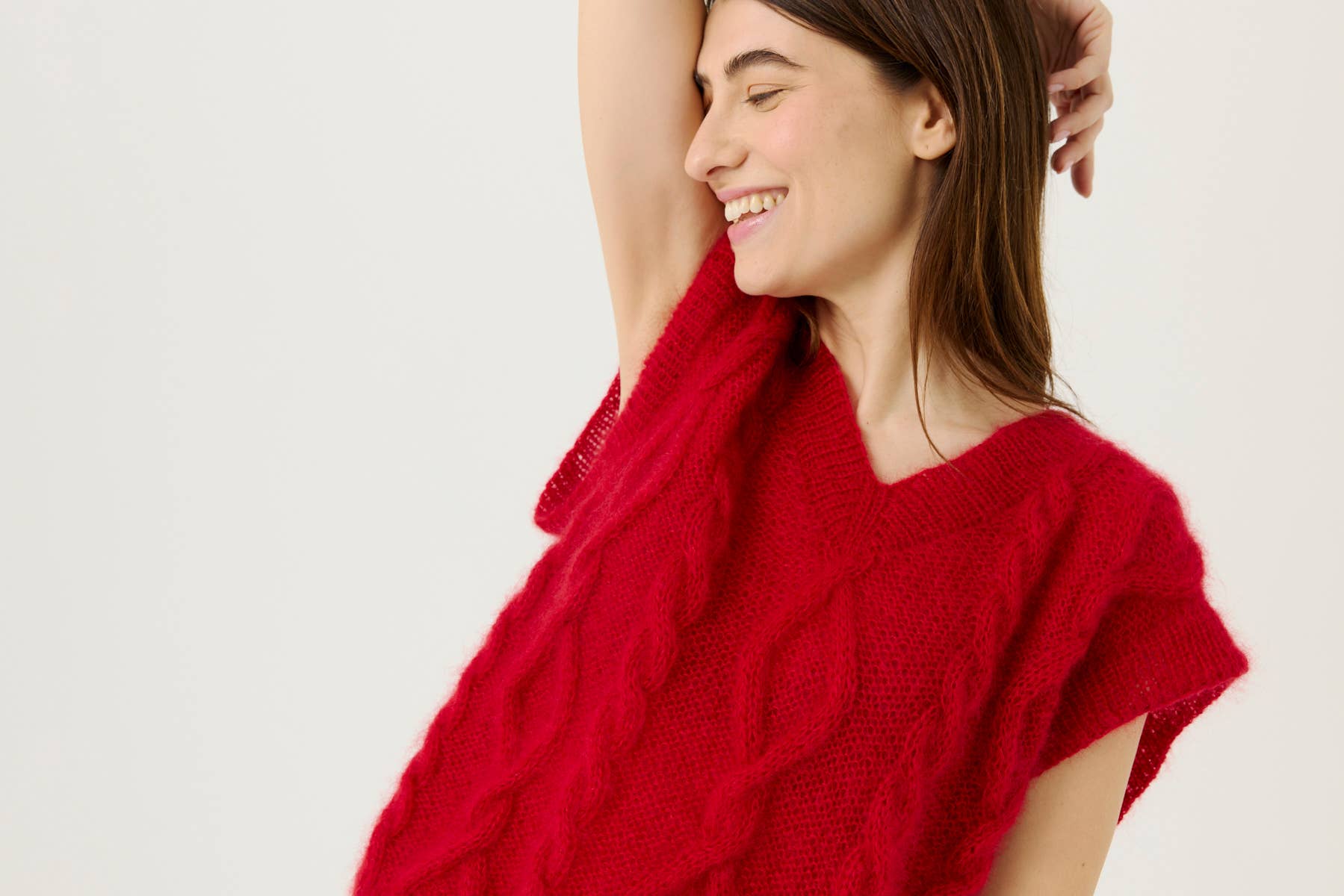 Laimė Vest – Silke & Mohair, Poppy Red – Håndlaget