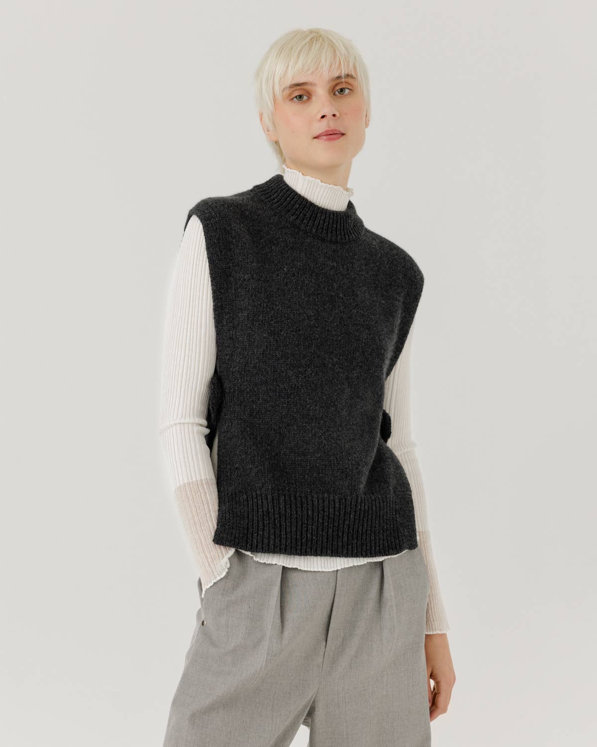 Giria Vest – Ull, Charcoal