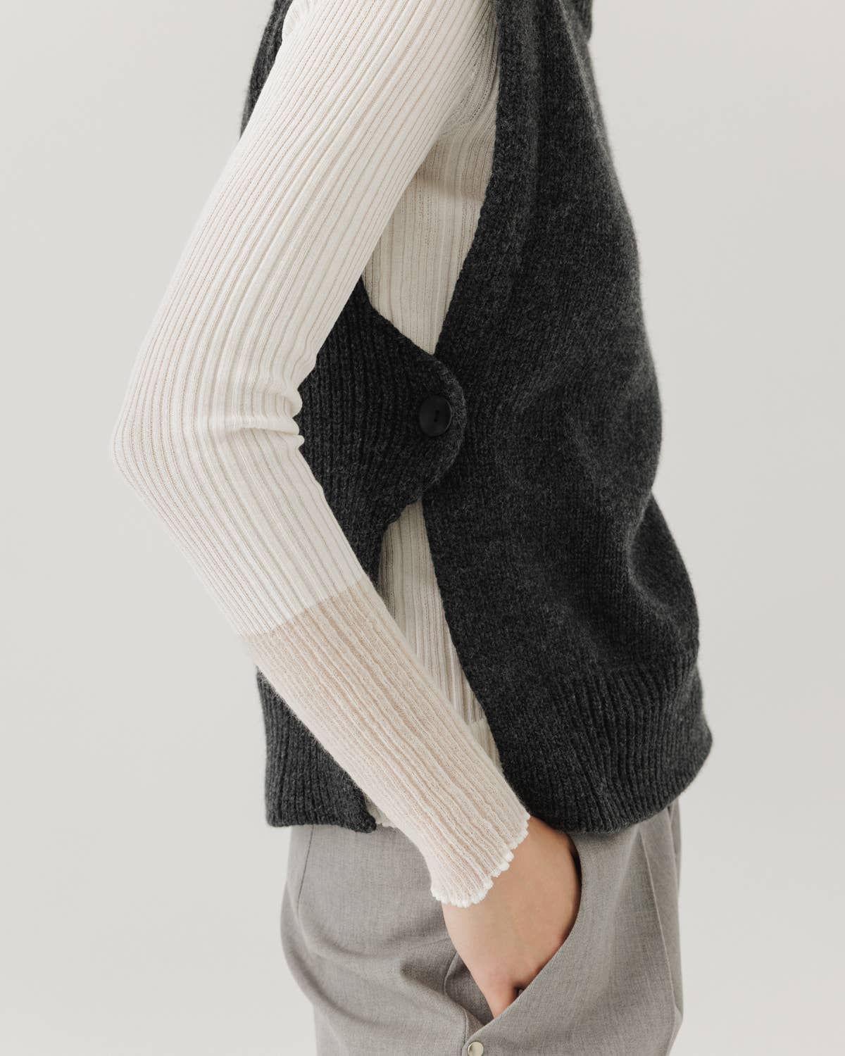 Giria Vest – Ull, Charcoal