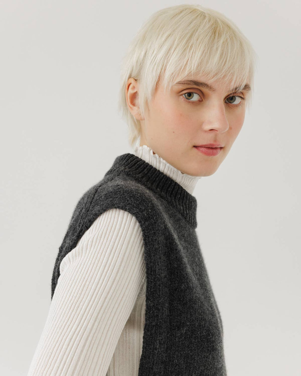 Giria Vest – Ull, Charcoal