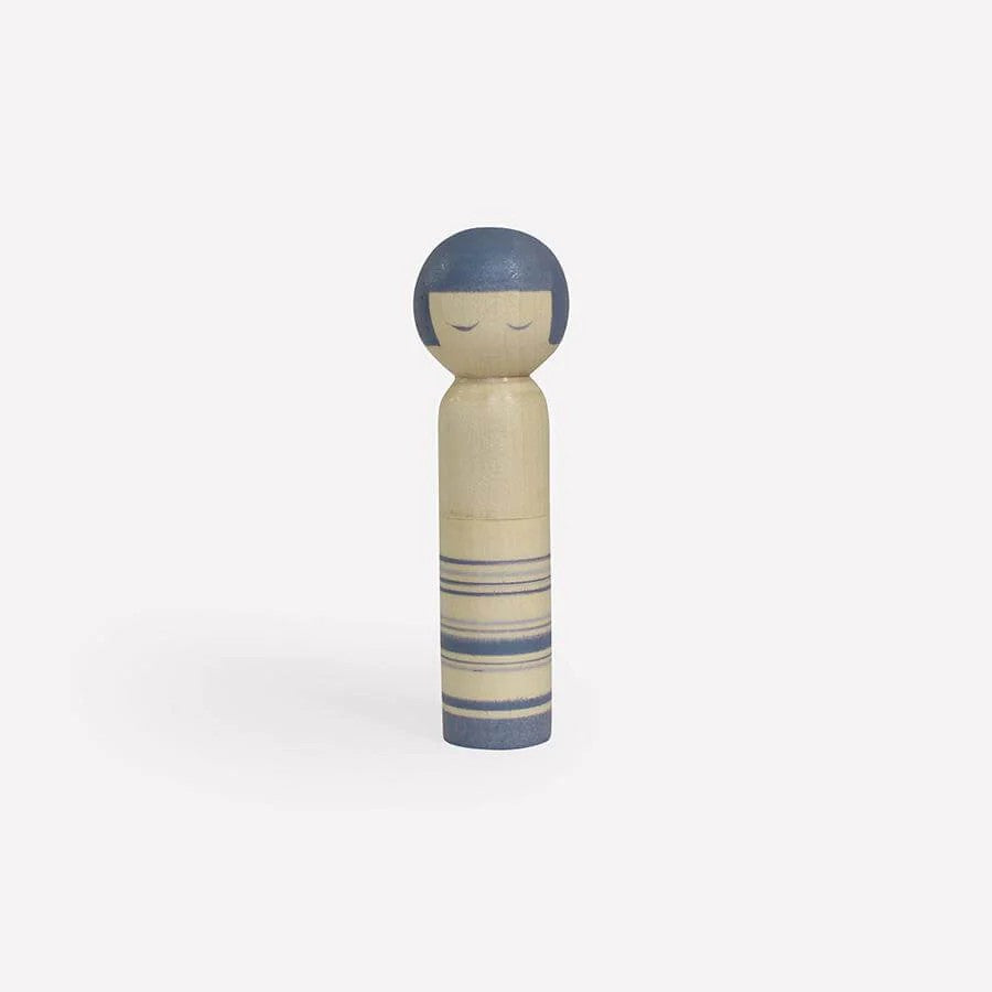 Cohana Kokeshi nålepute – Blå