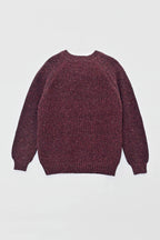 Olann Rundhalset Herregenser i Donegal Merinoull fra OUBAS – farge Mulberry