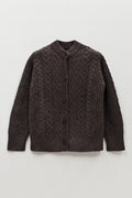 Freyja Kabelcardigan i Britisk Ull fra OUBAS – farge Peat