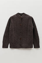 Freyja Kabelcardigan i Britisk Ull fra OUBAS – farge Peat