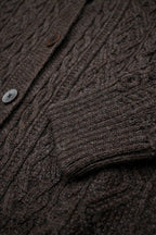 Freyja Kabelcardigan i Britisk Ull fra OUBAS – farge Peat