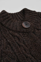 Freyja Kabelcardigan i Britisk Ull fra OUBAS – farge Peat