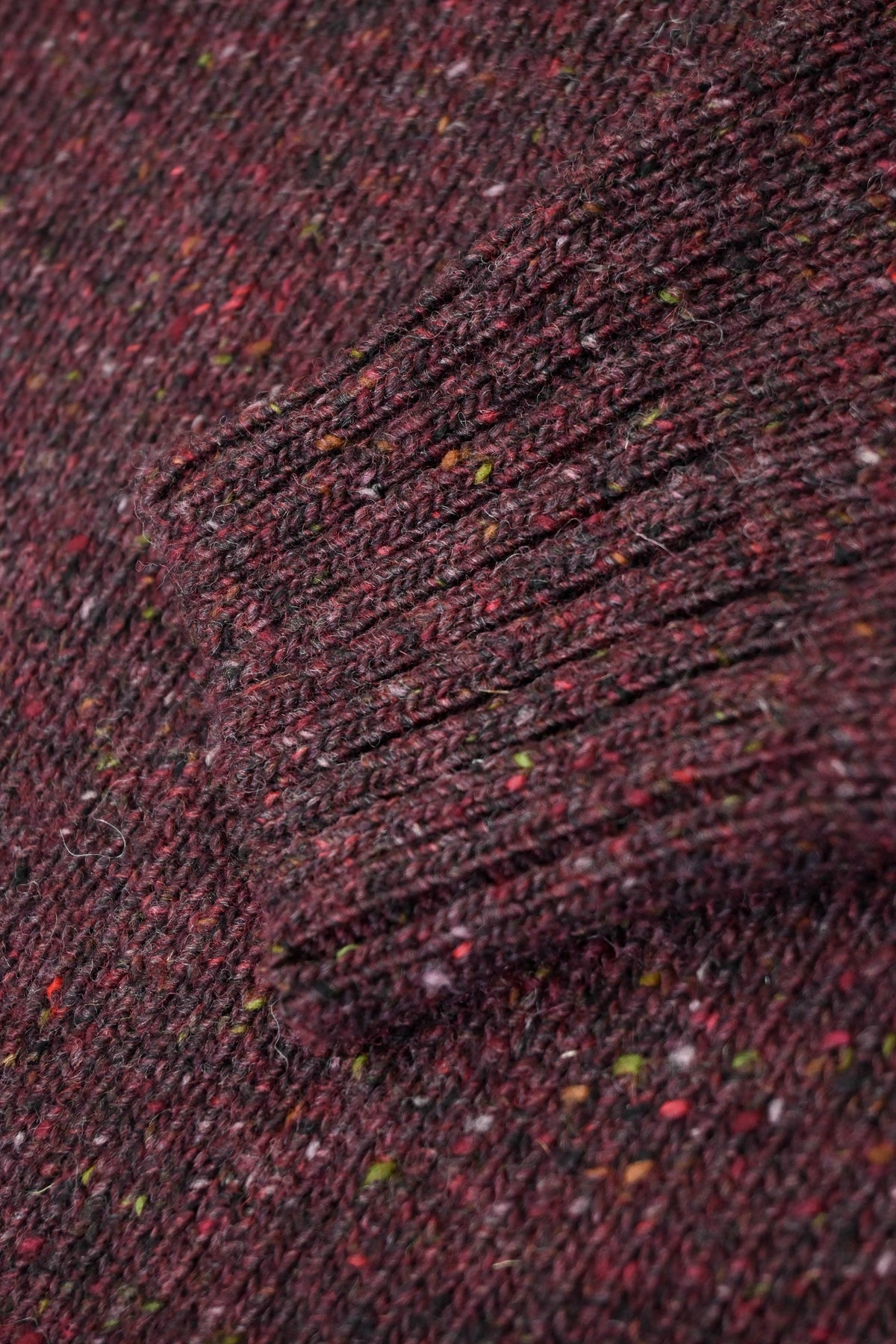 Donegal Herregenser i Merinoull fra OUBAS – farge Mulberry