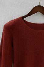 tricot De Peau Topp i Fin Merinoull fra OUBAS – farge Henna