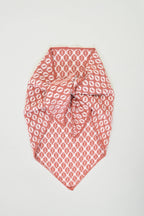 Orton Trekantskjerf i Bomull, Lin og Merinoull fra OUBAS – farge Washed Henna/Oatmeal