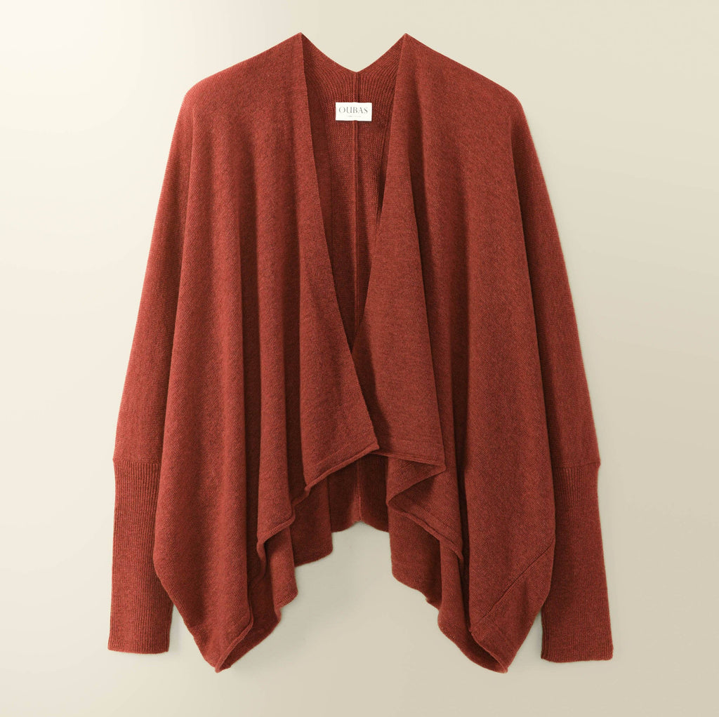 Eden Omslagscardigan i Fin Merinoull fra OUBAS – farge Henna