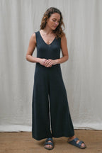 Mori Buksedress i Merinoull fra OUBAS – farge Deep Indigo