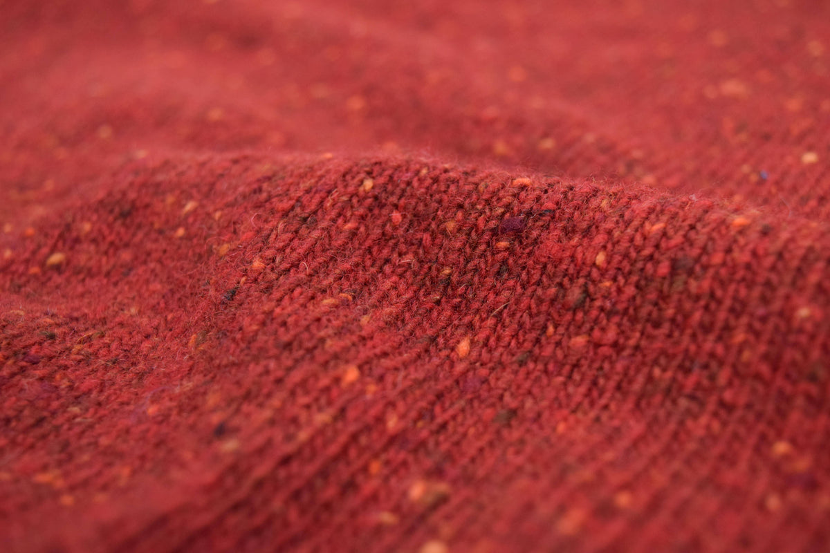 Donegal Genser i Merinoull fra OUBAS – farge Brick Red