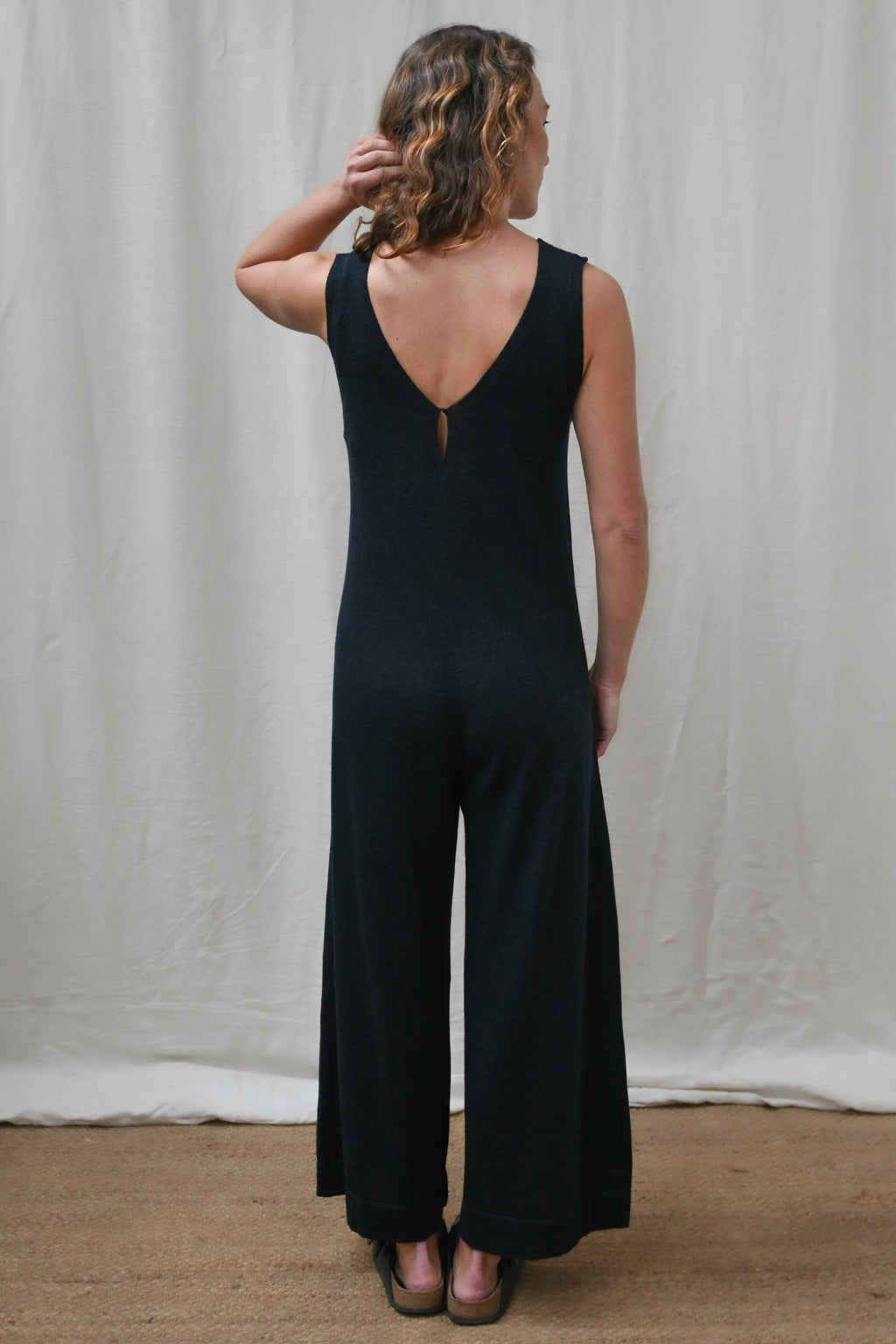 Mori Buksedress i Merinoull fra OUBAS – farge Charcoal