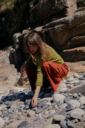 Kent Kort Cardigan i Donegal Merinoull fra OUBAS – farge Lime