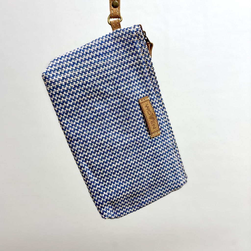 Woven Clutch – håndvevd veskemappe – Blå stripevev