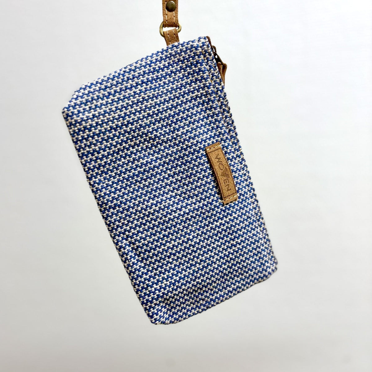 Woven Clutch – håndvevd veskemappe – Blå stripevev