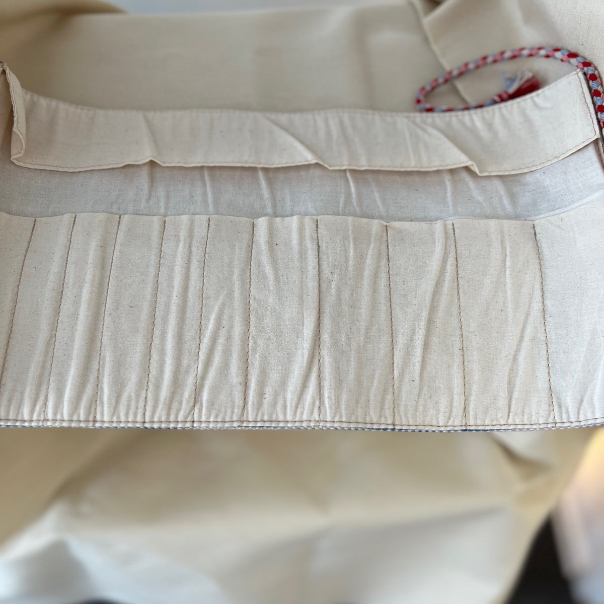 Woven Pinnemappe til strømpepinner – detaljbilde